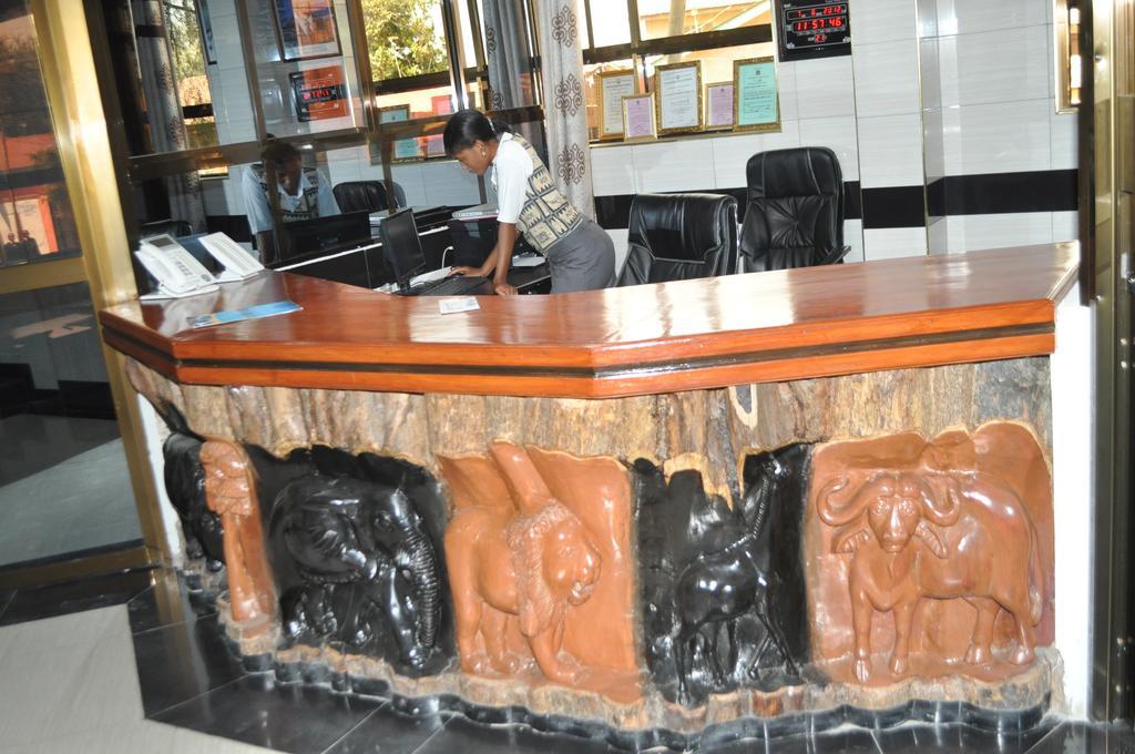 Premier Palace Hotel Arusha Esterno foto