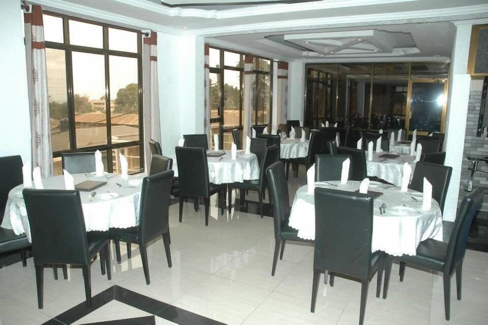 Premier Palace Hotel Arusha Esterno foto