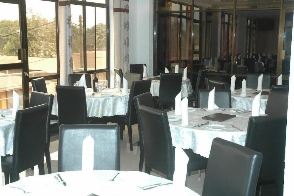 Premier Palace Hotel Arusha Esterno foto